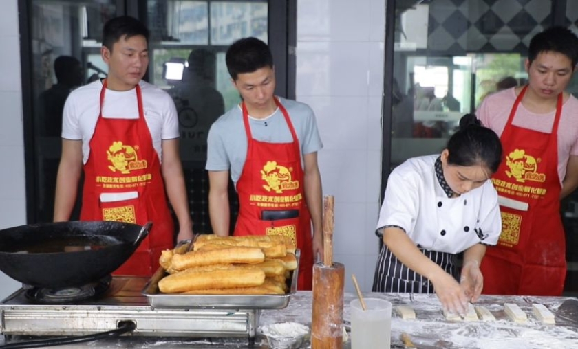 杭州食为先油炸麻圆油条培训